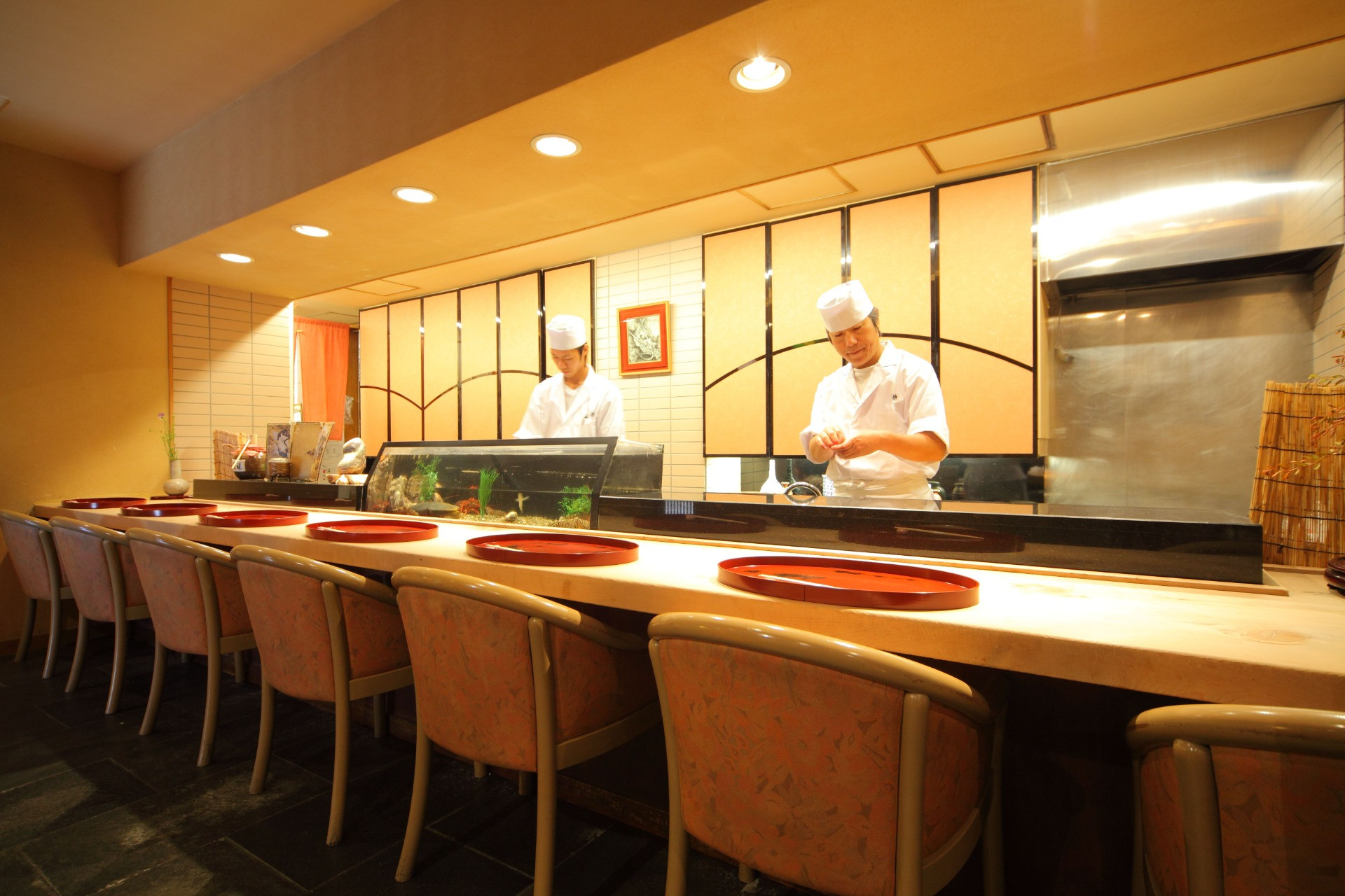 便利な名古屋市内の立地にて和食店を営みお客様をおもてなし