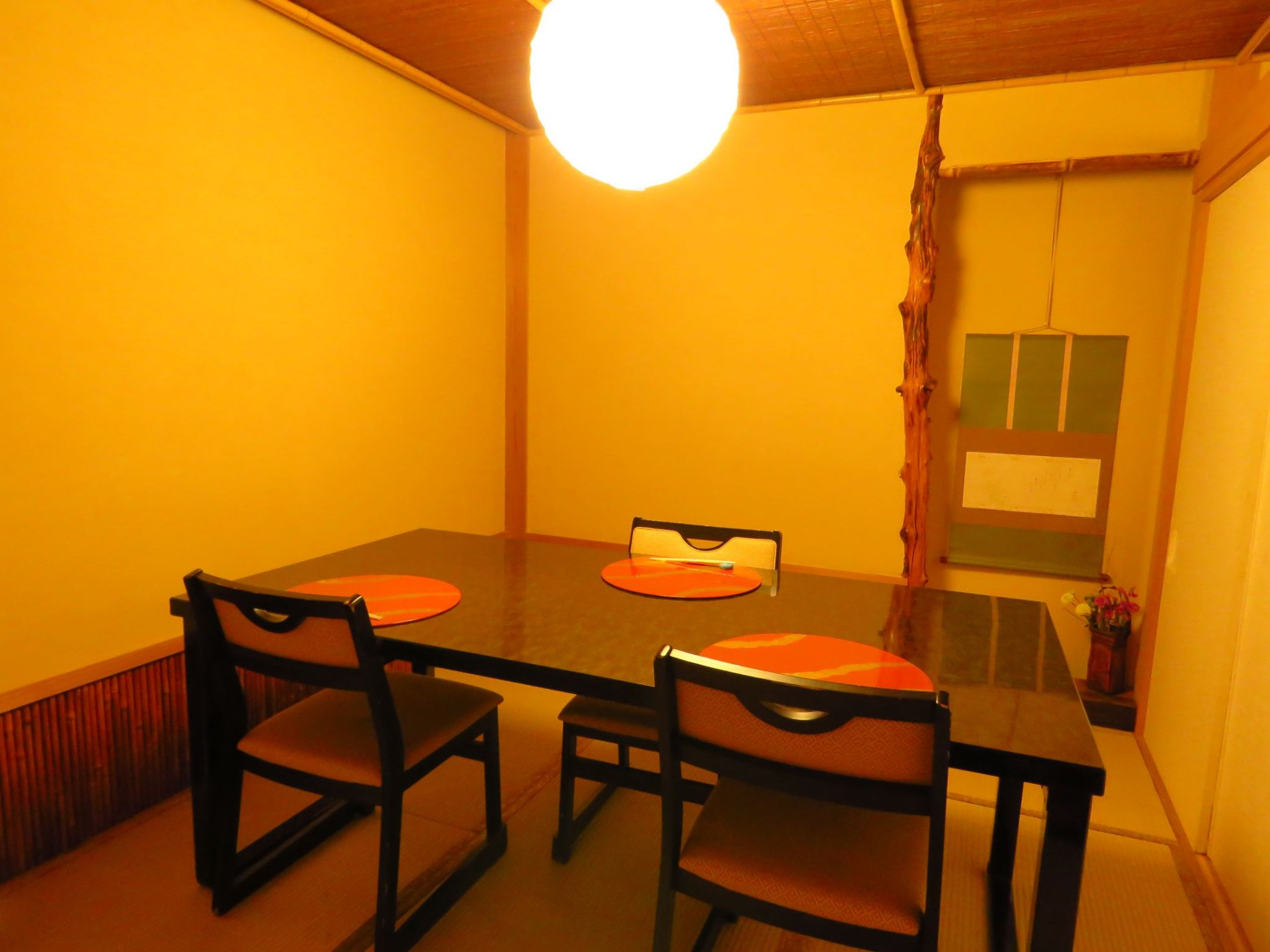 名古屋市で個室のある高級和食店をお探しなら「卓楽」へお越しくださいませ。